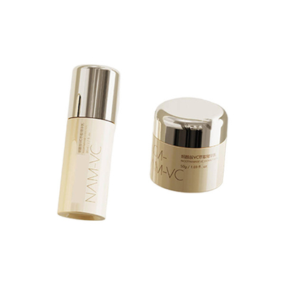 clear acrylic jar with wooden lid for face cream‌